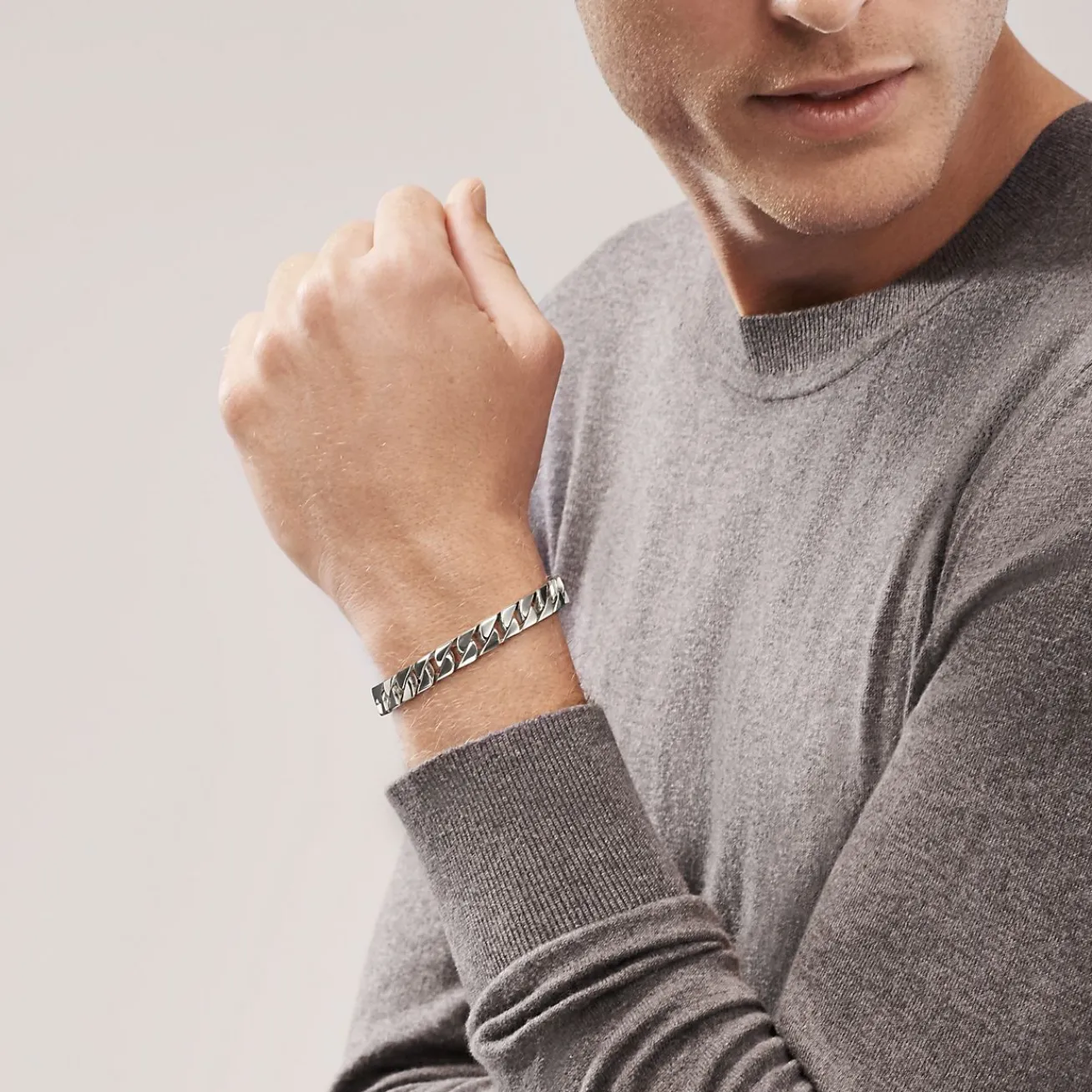 Tiffany & Co. Curb link bracelet in sterling silver, medium. | ^ Bracelets|Men's Jewelry
