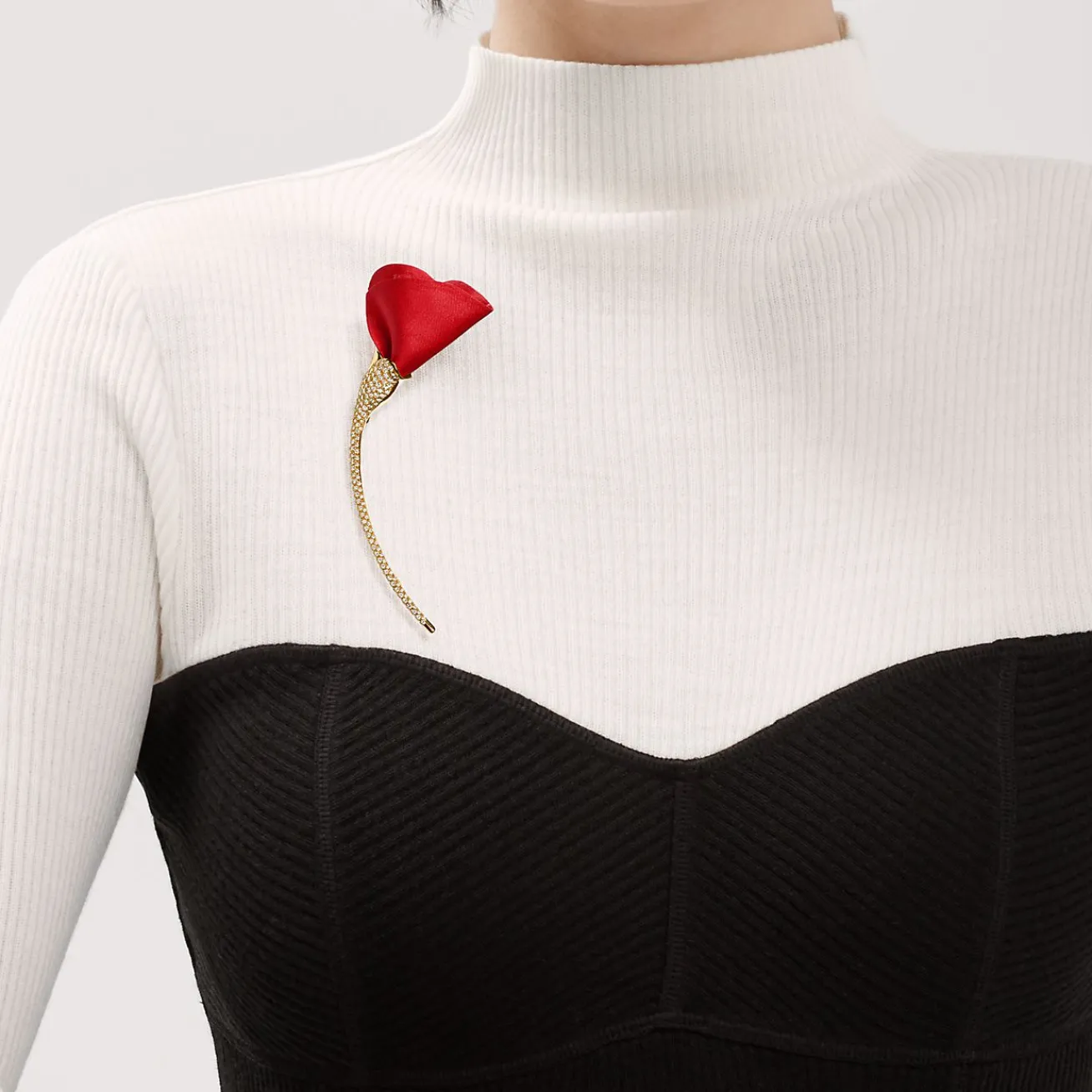 Tiffany & Co. Elsa Peretti® Amapola Brooch in Yellow Gold with Diamonds and Red Silk | ^ Brooches|Elsa Peretti®