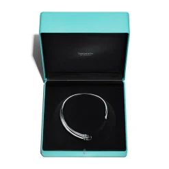 Tiffany & Co. Elsa Peretti® Claw necklace in sterling silver with black jade, small. | ^ Necklaces & Pendants|Sterling Silver Jewelry