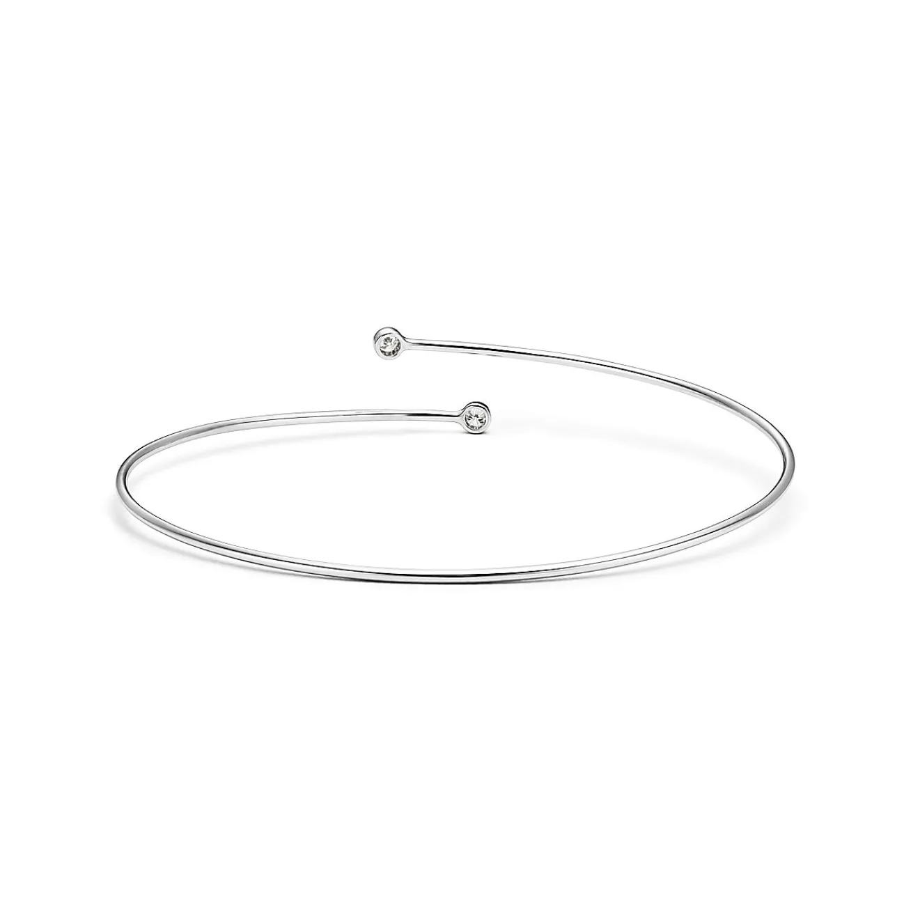 Tiffany & Co. Elsa Peretti® Diamond Hoop single-row bangle in platinum with diamonds, medium. | ^ Bracelets|Platinum Jewelry
