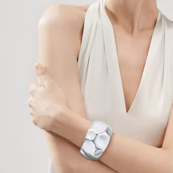 Tiffany & Co. Elsa Peretti® Faceted cuff in sterling silver, medium. | ^ Bracelets|Bold Silver Jewelry