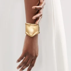 Tiffany & Co. Elsa Peretti® medium Bone cuff in 18k gold, 61 mm wide. | ^ Bracelets|Gold Jewelry