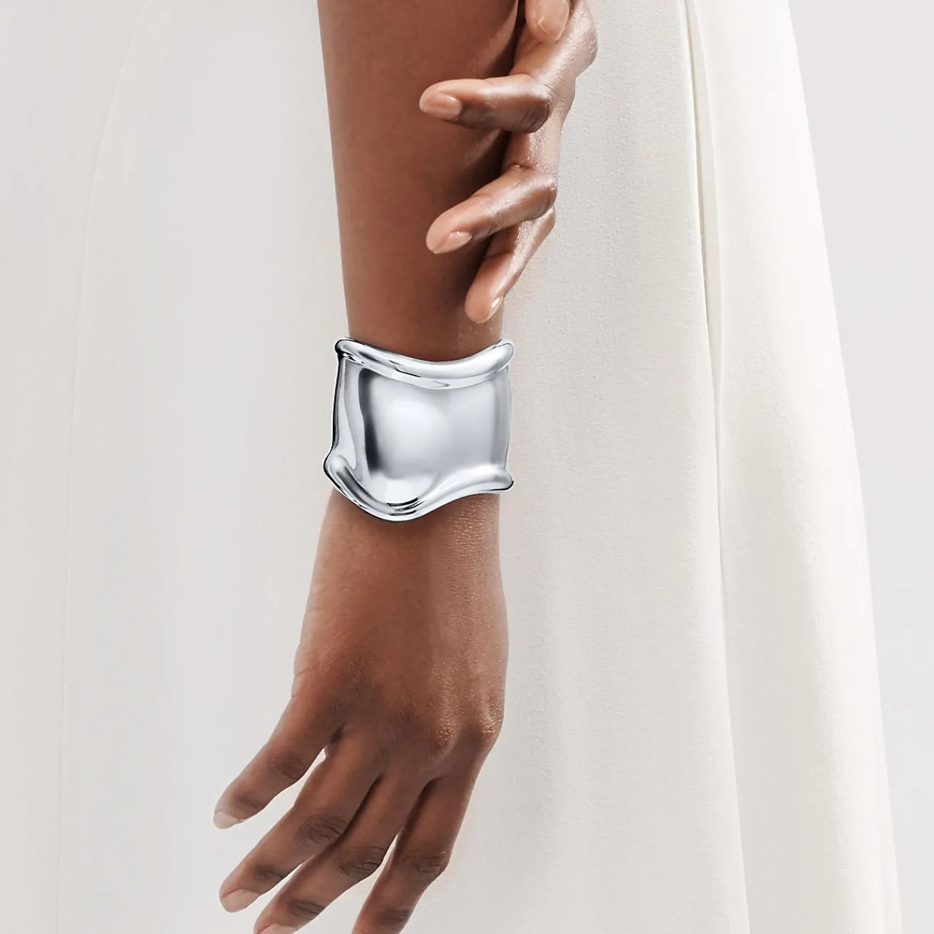 Tiffany & Co. Elsa Peretti® medium Bone cuff in sterling silver, 61 mm wide. | ^ Bracelets|Bold Silver Jewelry