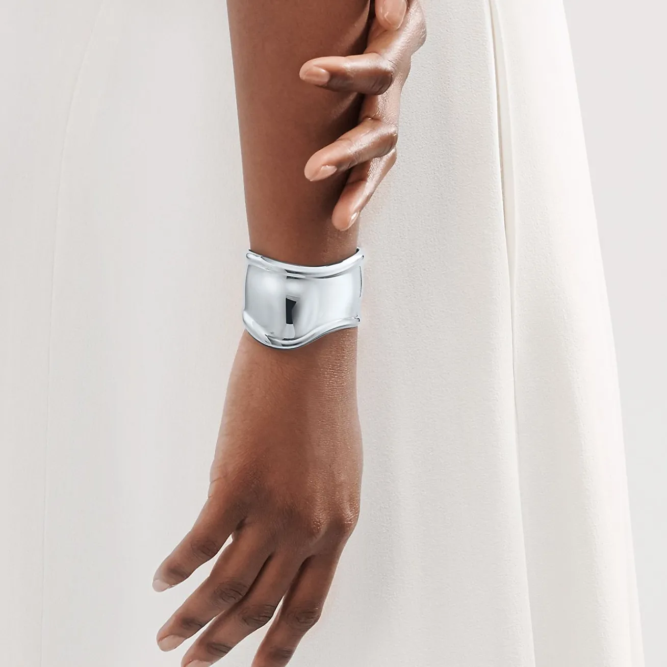 Tiffany & Co. Elsa Peretti® small Bone cuff in sterling silver, 43 mm wide. | ^ Bracelets|Bold Silver Jewelry