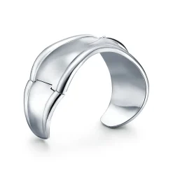 Tiffany & Co. Elsa Peretti® small Bone cuff in sterling silver with black jade, 43 mm wide. | ^ Bracelets|Colored Gemstone Jewelry