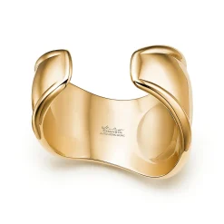 Tiffany & Co. Elsa Peretti® small Bone cuff in 18k gold with green jade, 43 mm wide. | ^ Bracelets|Gold Jewelry