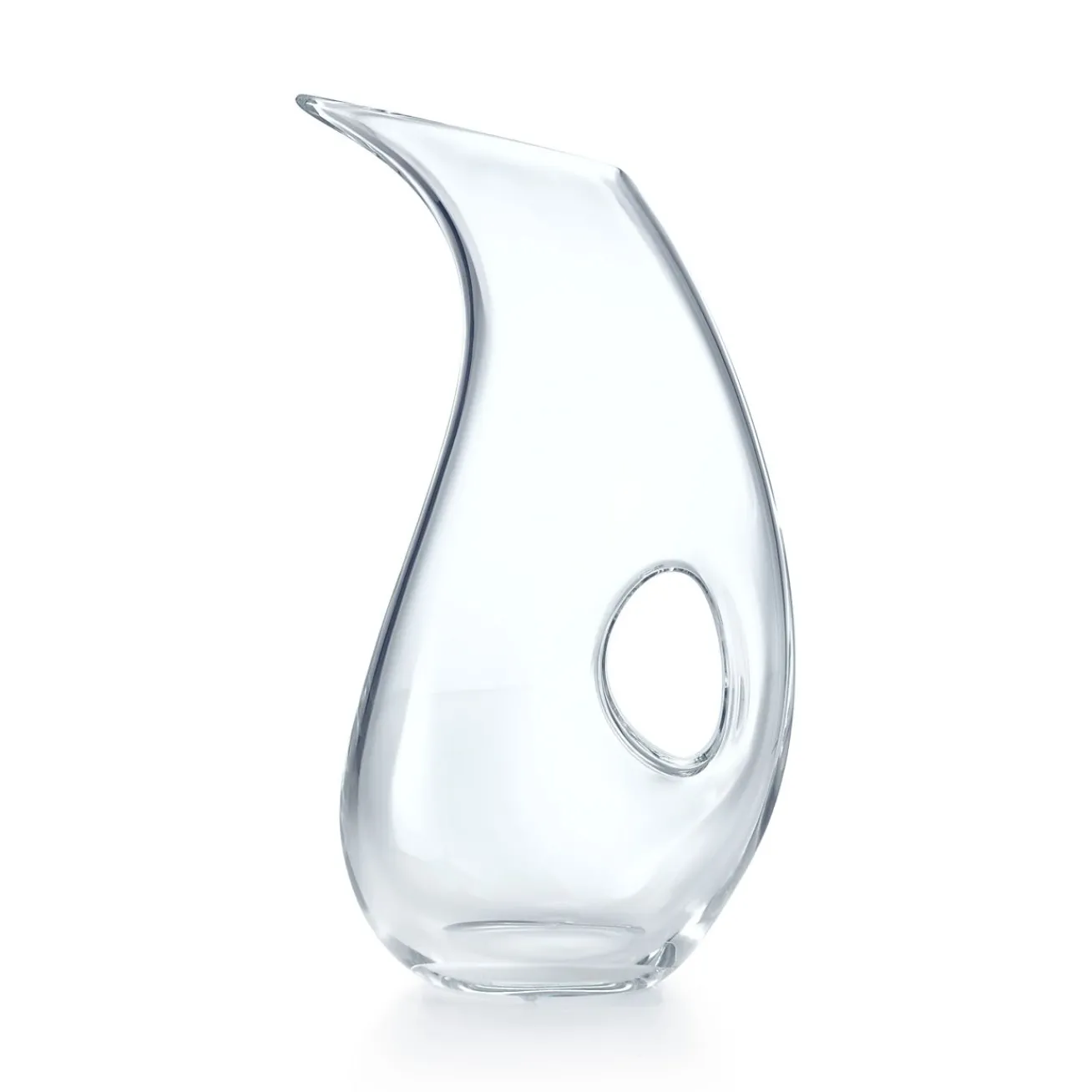 Tiffany & Co. Elsa Peretti® Teardrop carafe in glass. | ^ Elsa Peretti®|The Couple