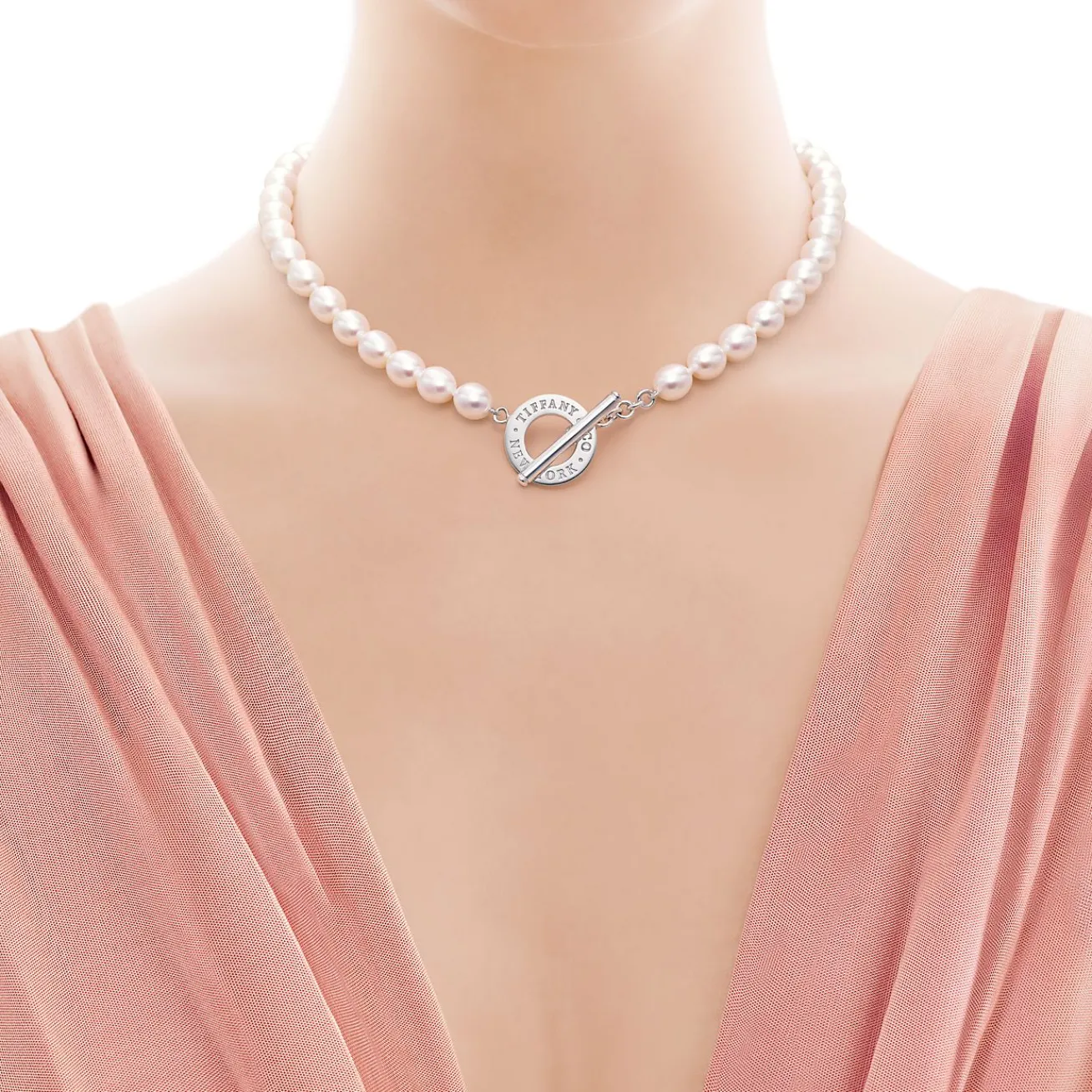 Tiffany & Co. Freshwater pearl toggle necklace in sterling silver. | ^ Necklaces & Pendants|Sterling Silver Jewelry