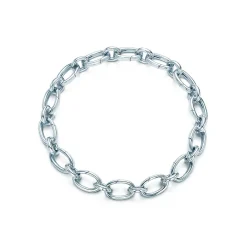 Tiffany & Co. Oval clasping link bracelet in sterling silver, medium. | ^ Bracelets|Sterling Silver Jewelry