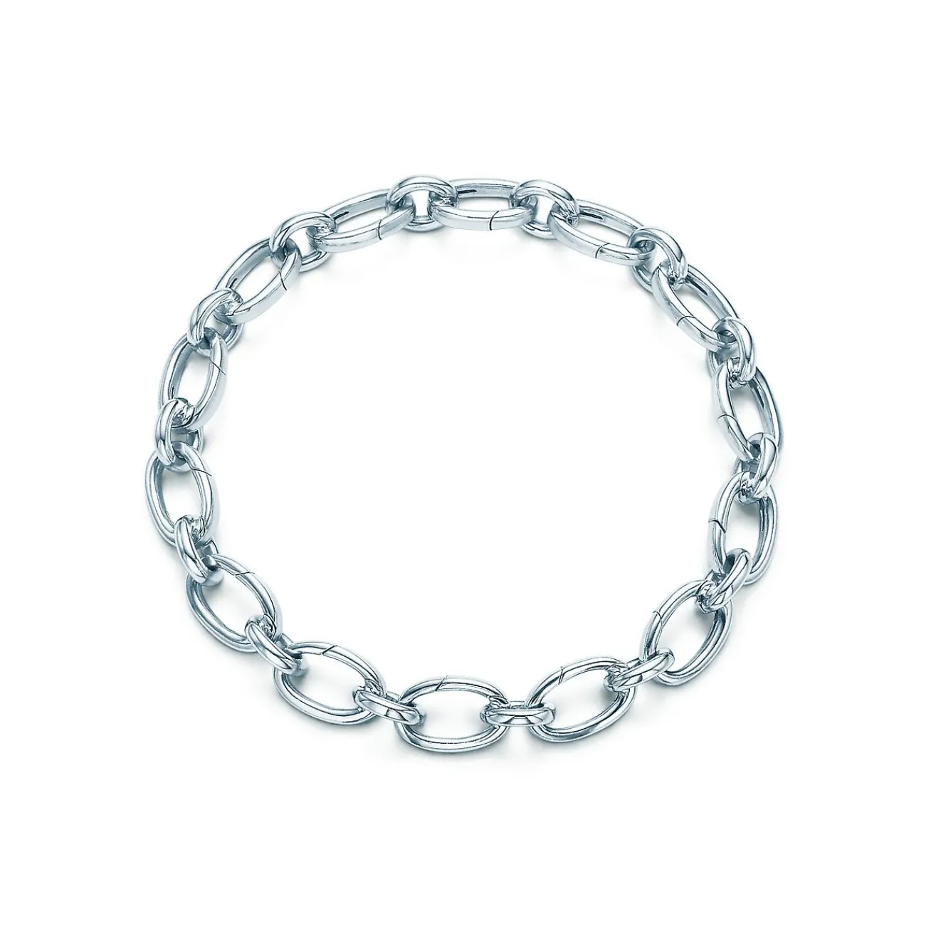 Tiffany & Co. Oval clasping link bracelet in sterling silver, medium. | ^ Bracelets|Sterling Silver Jewelry