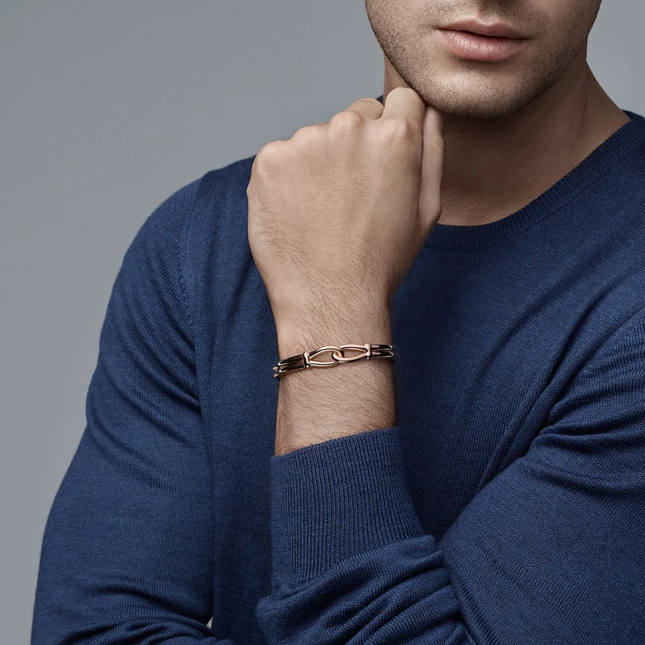 Tiffany & Co. Paloma Picasso® Knot cuff in 18k rose gold, medium. | ^ Bracelets|Men's Jewelry