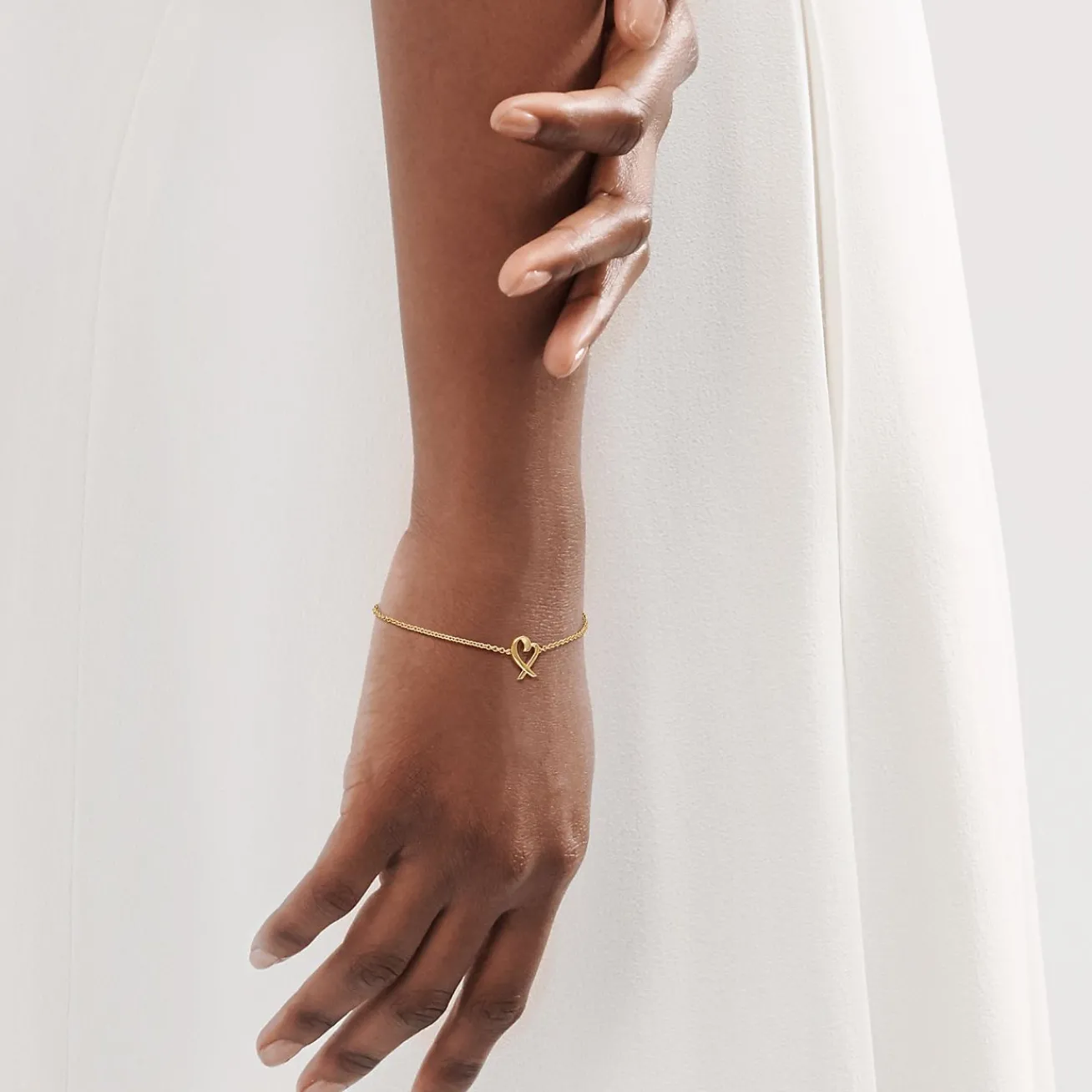 Tiffany & Co. Paloma Picasso® Loving Heart bracelet in 18k gold, medium. | ^ Bracelets|Gold Jewelry