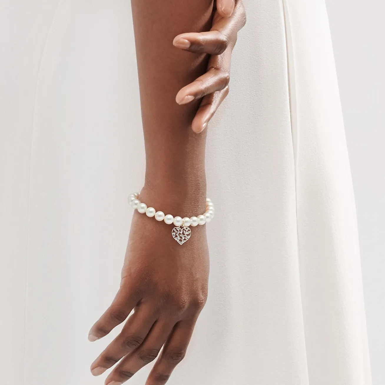 Tiffany & Co. Paloma Picasso® Olive Leaf pearl heart bracelet in sterling silver, medium. | ^ Bracelets|Gifts for Her