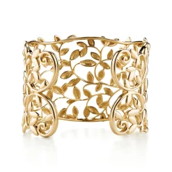Tiffany & Co. Paloma Picasso® Olive Leaf cuff in 18k gold, medium. | ^ Bracelets|Gold Jewelry