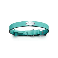 Tiffany & Co. Pet collar in Tiffany Blue® leather, medium. | ^ Tiffany Blue® Gifts