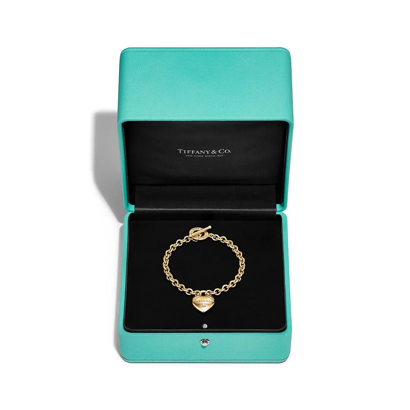 Tiffany & Co. Return to Tiffany® Full Heart Toggle Bracelet in Yellow Gold | ^ Bracelets|New Jewelry