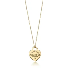 Tiffany & Co. Return to Tiffany® heart tag pendant in 18k gold, small. | ^ Necklaces & Pendants|Gifts for Her