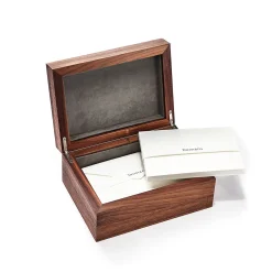 Tiffany & Co. Stationery box in American walnut and sterling silver. | ^ Stationery, Games & Unique Objects|Games & Novelties