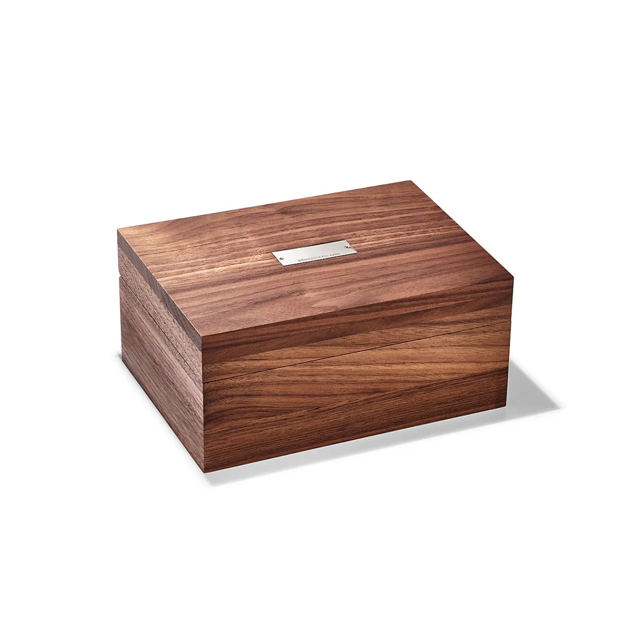 Tiffany & Co. Stationery box in American walnut and sterling silver. | ^ Stationery, Games & Unique Objects|Games & Novelties