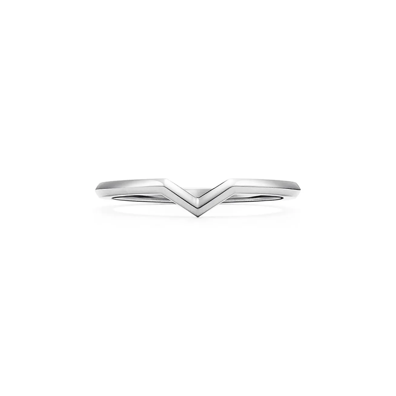 Tiffany & Co. The Tiffany® Setting V band ring in platinum, 1.7 mm wide. | ^Women Rings|Stacking Rings