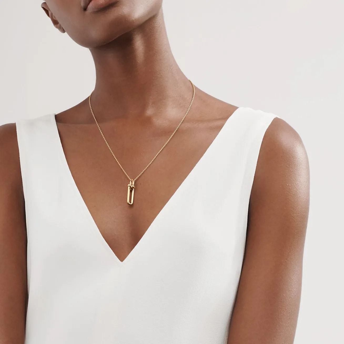 Tiffany & Co. Tiffany HardWear Elongated Link Pendant in Yellow Gold | ^ Necklaces & Pendants|Men's Jewelry
