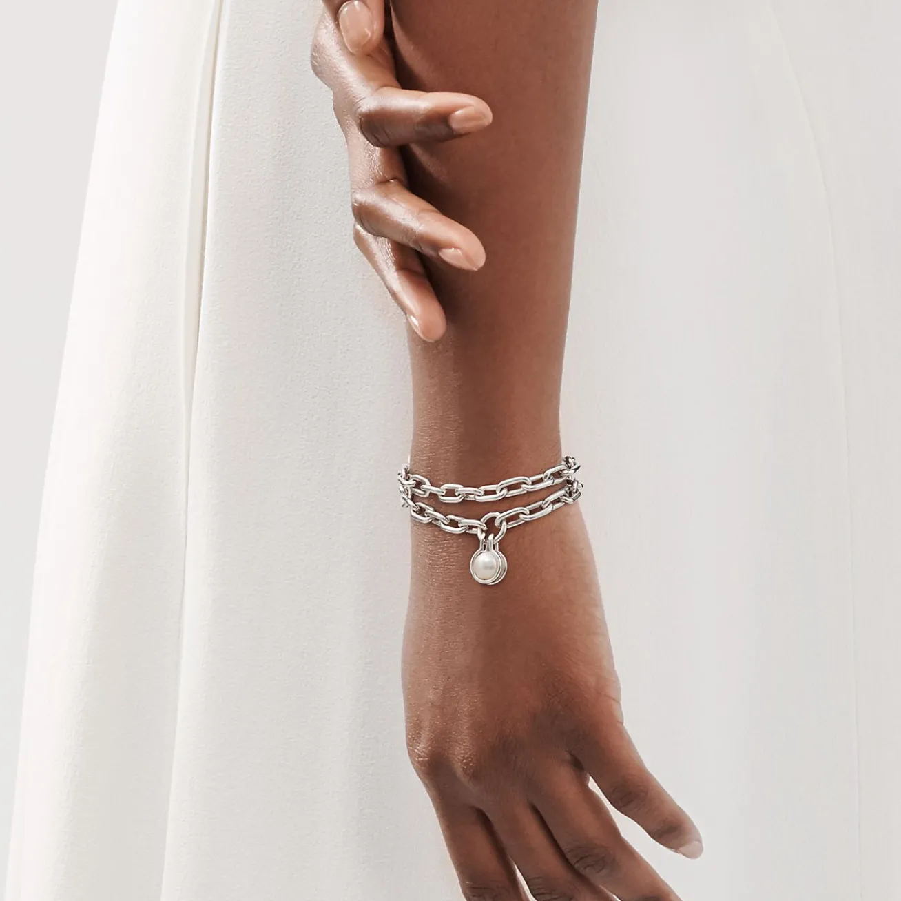 Tiffany & Co. Tiffany HardWear freshwater pearl bracelet in sterling silver, medium. | ^ Bracelets|Gifts for Her