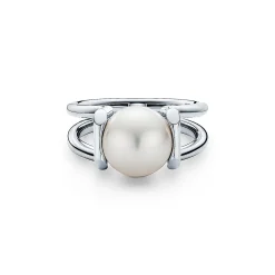Tiffany & Co. Tiffany HardWear freshwater pearl ring in sterling silver. | ^ Rings|Gifts for Her