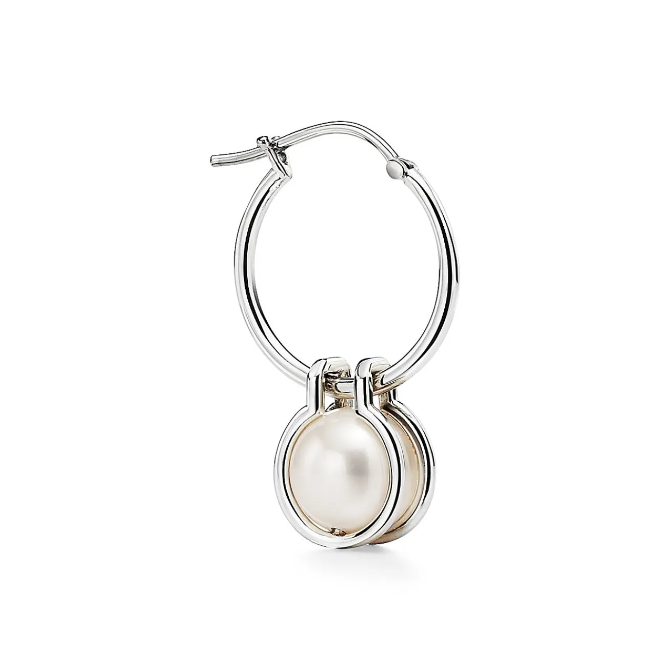 Tiffany & Co. Tiffany HardWear pearl hoop earrings in sterling silver. | ^ Earrings|Gifts for Her