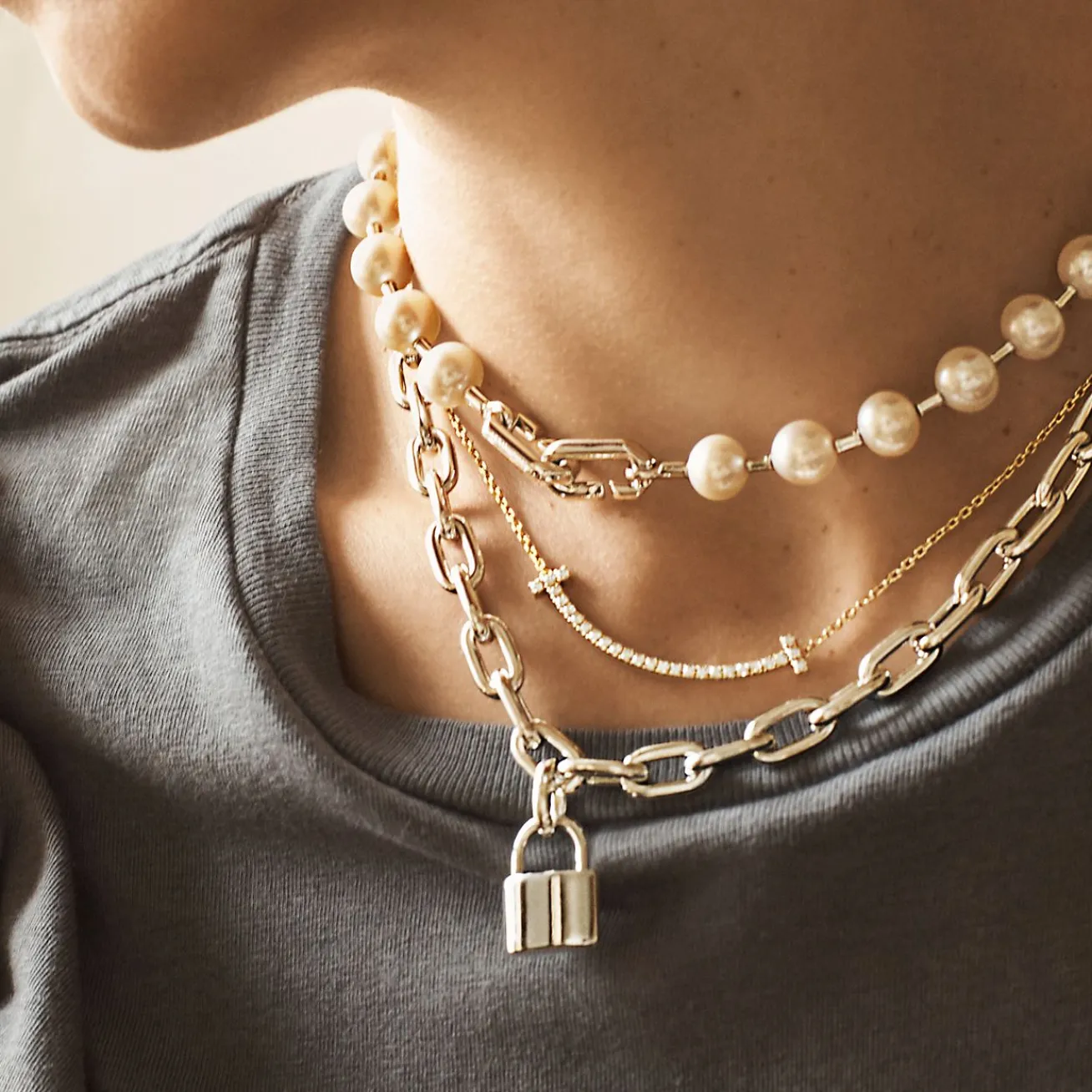 Tiffany & Co. Tiffany HardWear Pearl Lock Necklace in Silver, 9-10 mm | ^ Necklaces & Pendants|Men's Jewelry