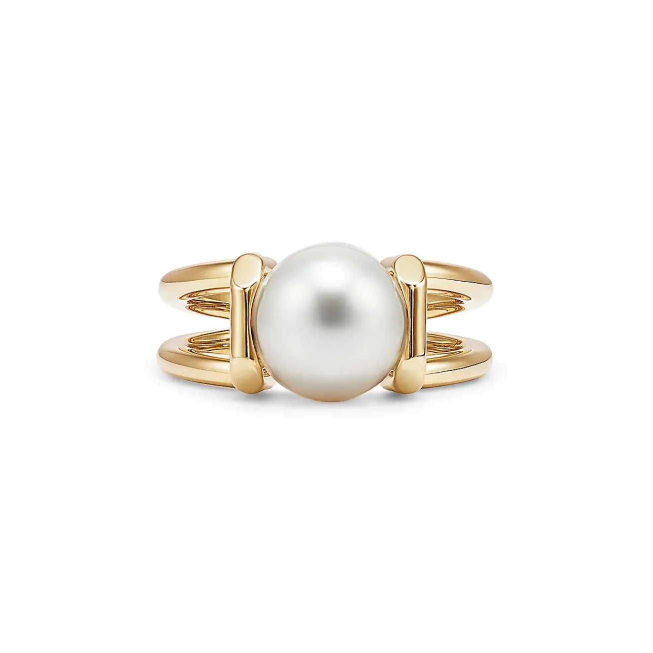 Tiffany & Co. Tiffany HardWear South Sea pearl ring in 18k gold. | ^ Rings|Men's Jewelry