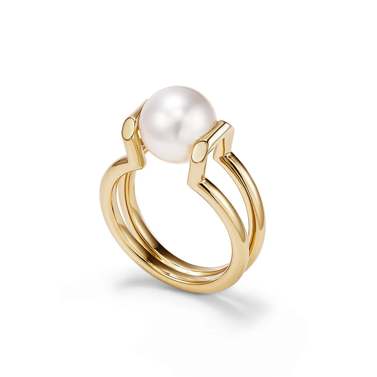 Tiffany & Co. Tiffany HardWear South Sea pearl ring in 18k gold. | ^ Rings|Men's Jewelry