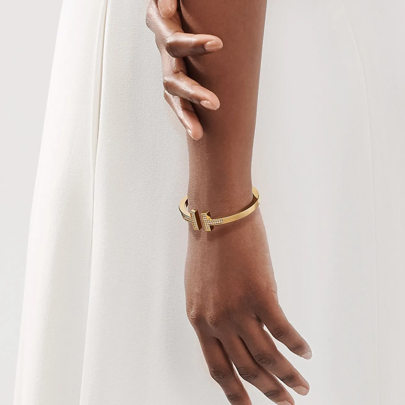Tiffany & Co. Tiffany T pavé diamond square bracelet in 18k gold, medium. | ^ Bracelets|Men's Jewelry