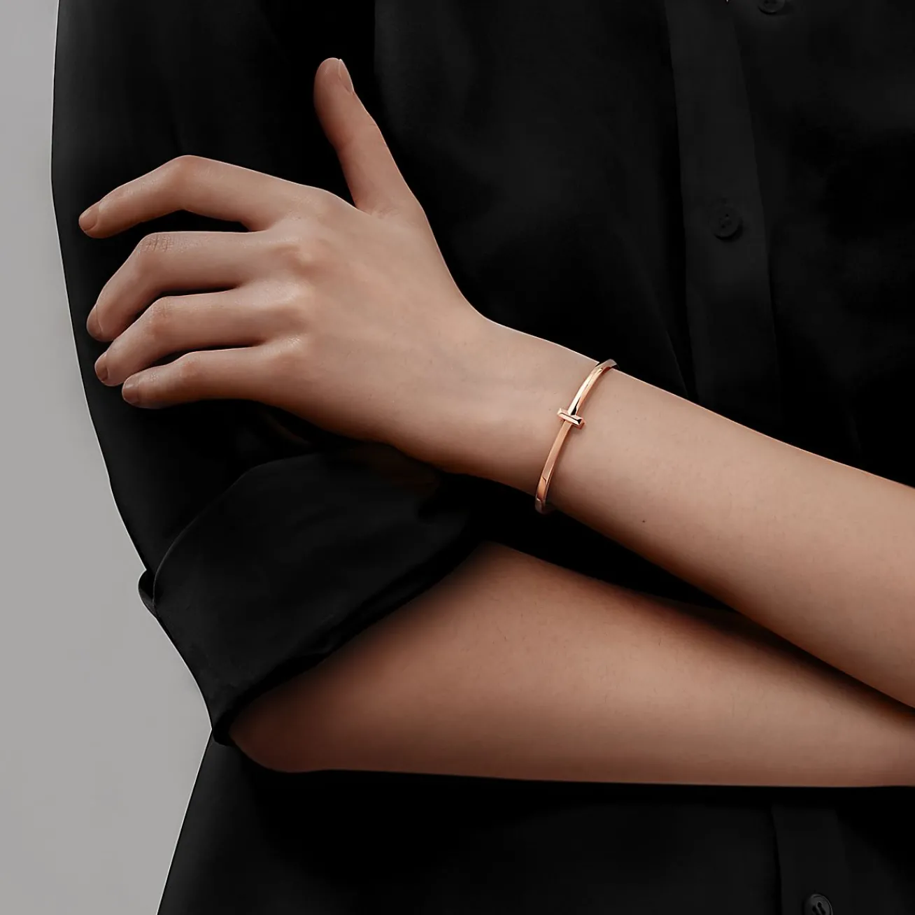 Tiffany & Co. Tiffany T T1 Hinged Bangle in Rose Gold, Narrow | ^ Bracelets|Men's Jewelry