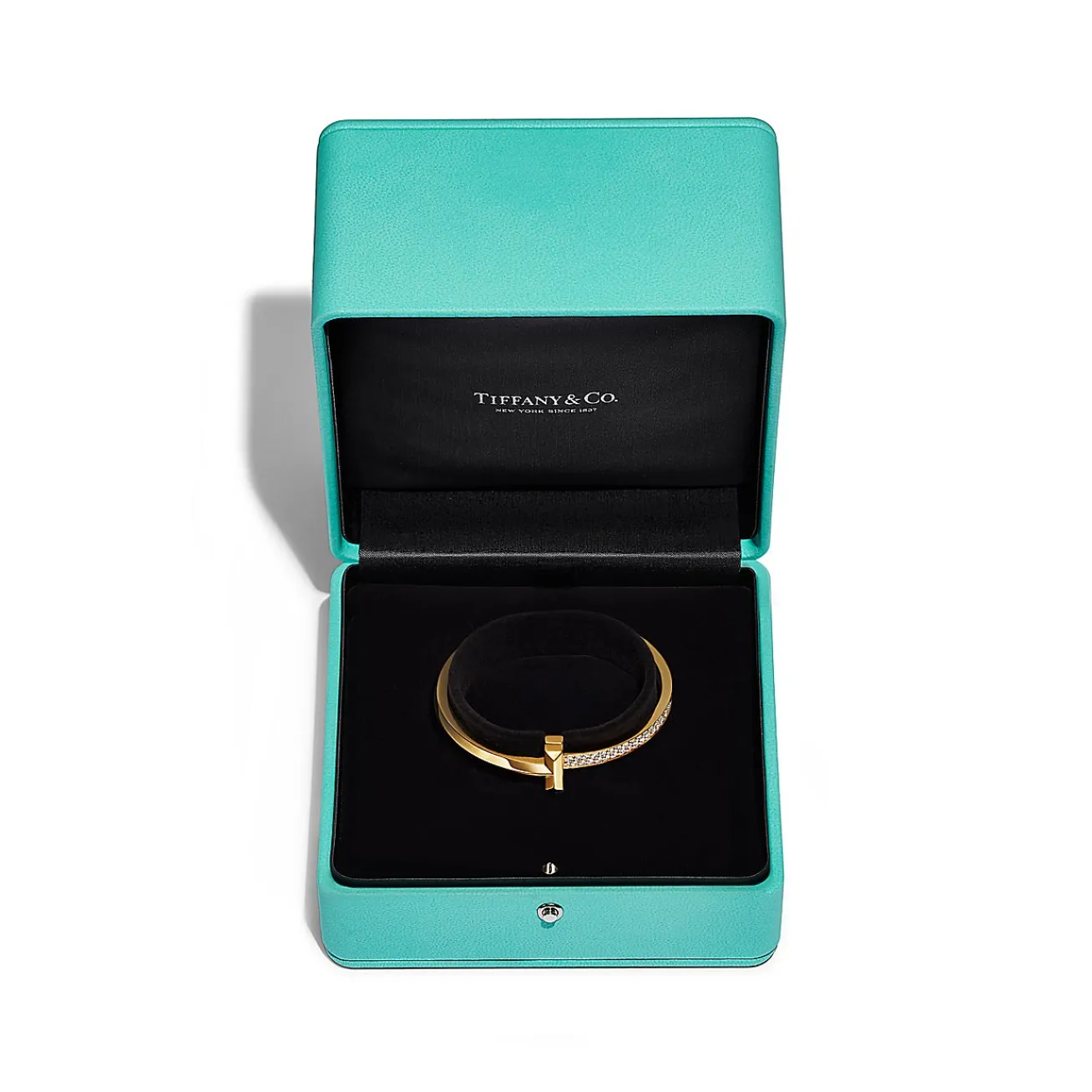Tiffany & Co. Tiffany T T1 wide diamond hinged bangle in 18k gold, medium. | ^ Bracelets|Men's Jewelry