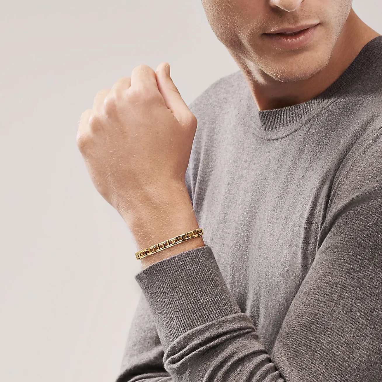 Tiffany & Co. Tiffany T True narrow hinged bangle in 18k gold, large. | ^ Bracelets|Gold Jewelry