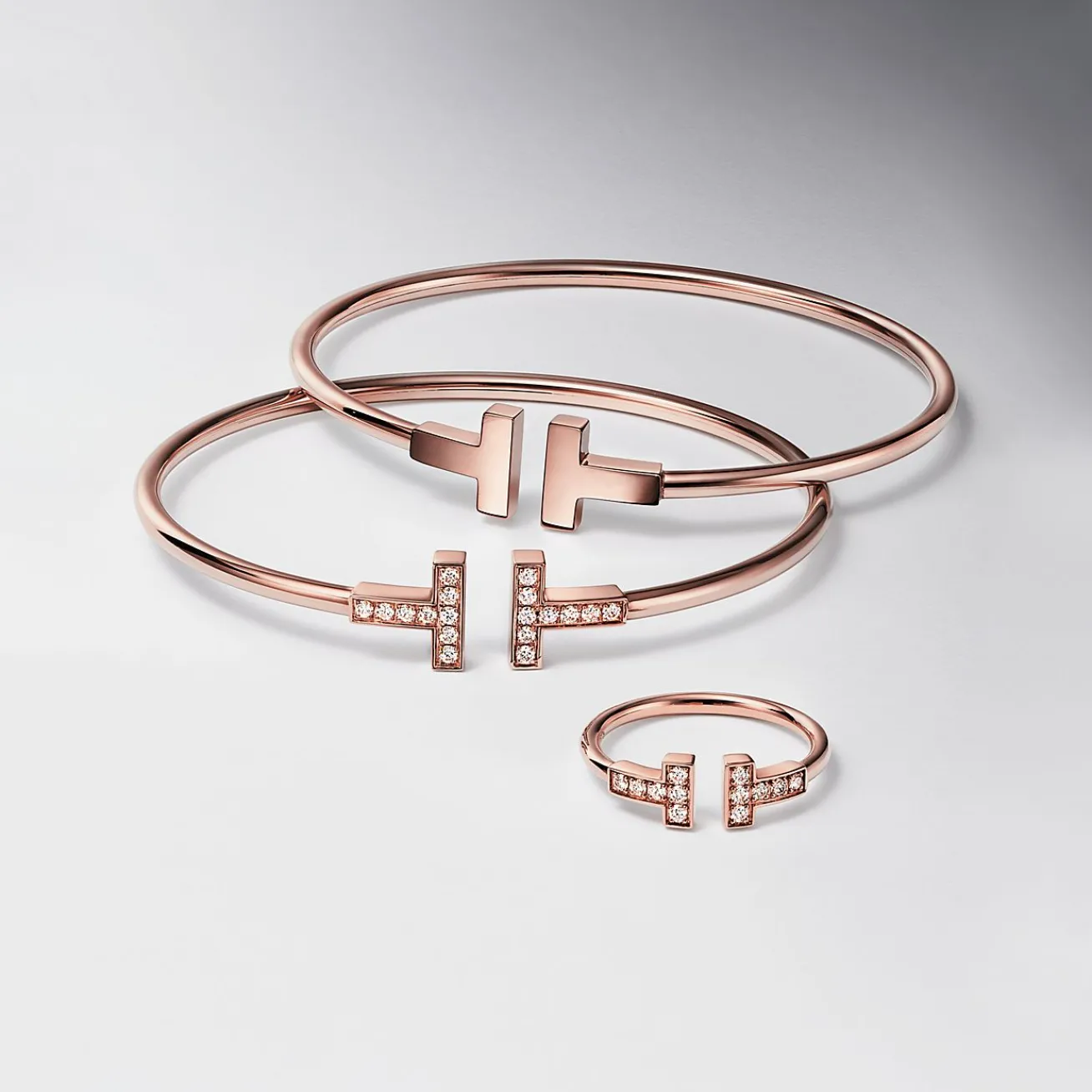 Tiffany & Co. Tiffany T wire bracelet in 18k rose gold, medium. | ^ Bracelets|Dainty Jewelry