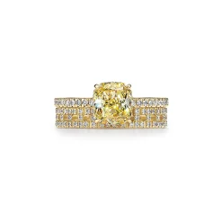 Tiffany & Co. Tiffany True® engagement ring in 18k yellow gold: an icon of modern love. | ^ Engagement Rings